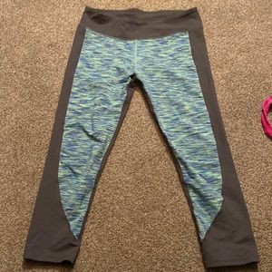 Fabletics cropped leggings